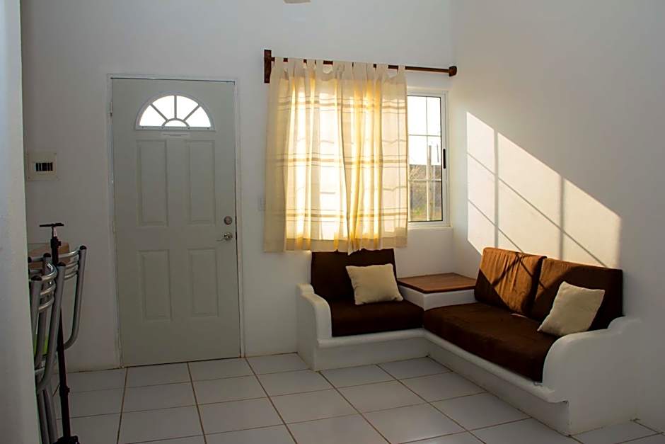 Hotel y Suites Del Paci­fico