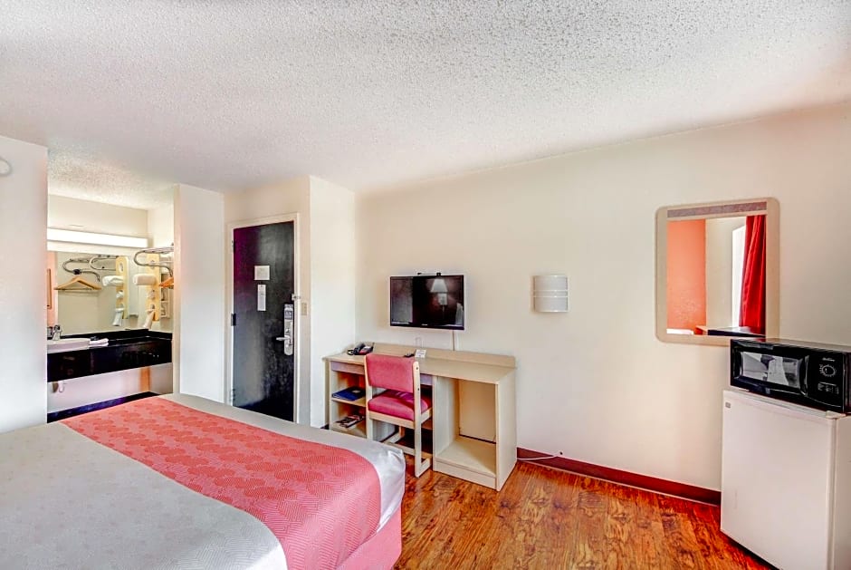 Motel 6-Wichita, KS