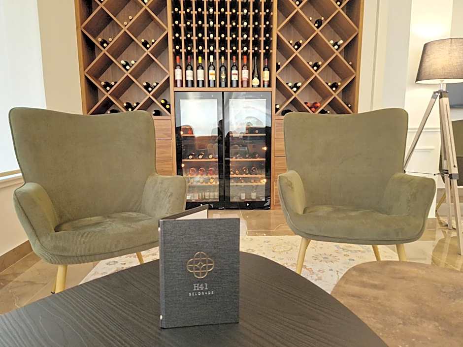 H41 Luxury Suites