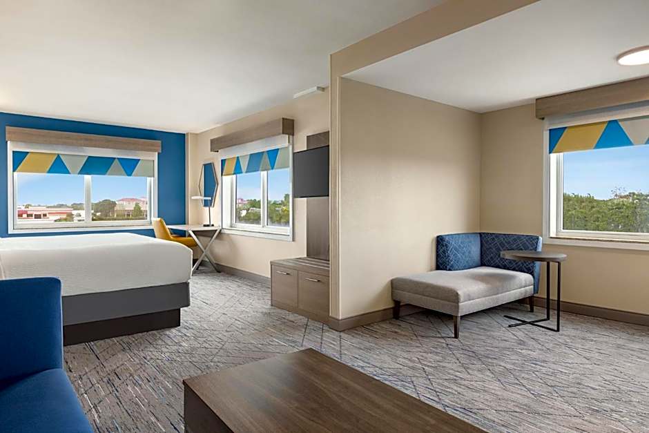 Holiday Inn Express Hotel & Suites Fort Pierce West By IHG