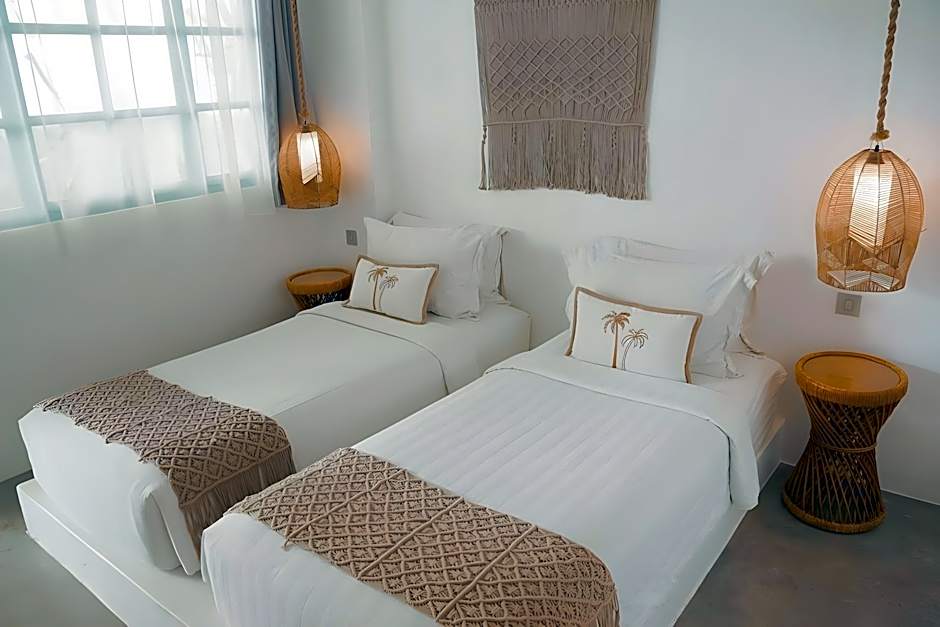 Seaesta Komodo Hostel & Hotel