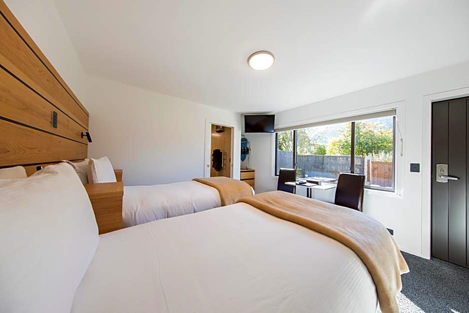 Lomond Lodge Motel & Apartments