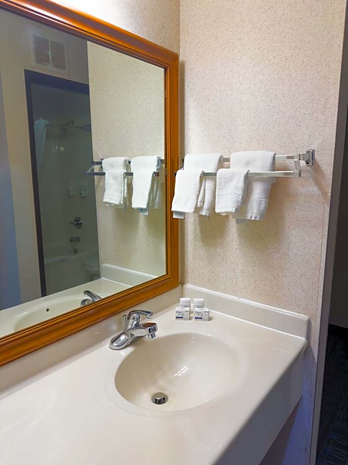 Baymont by Wyndham Howell/Brighton