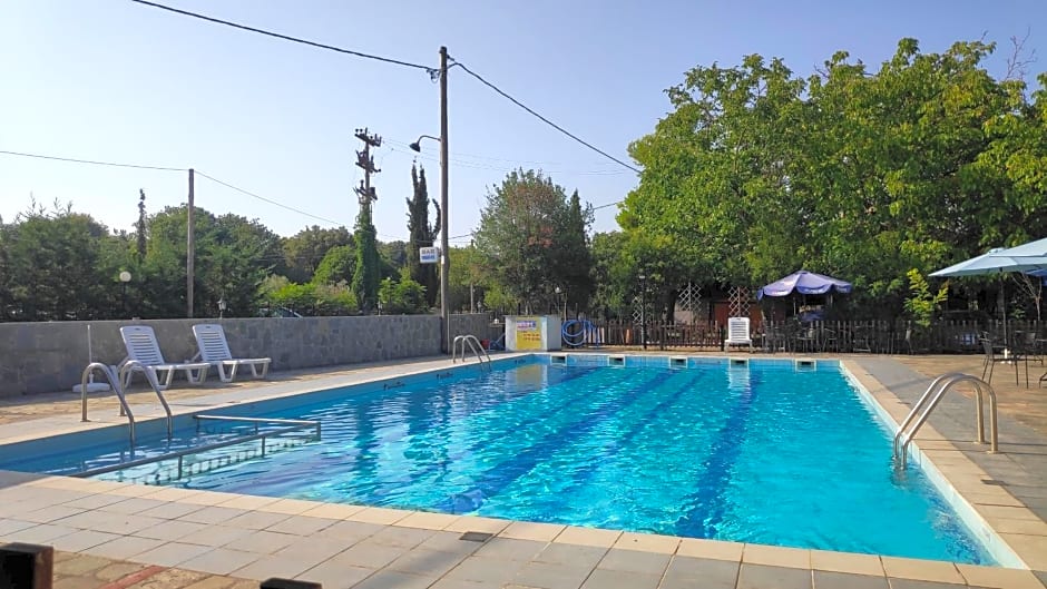 Camping Mitikas and Bungalows