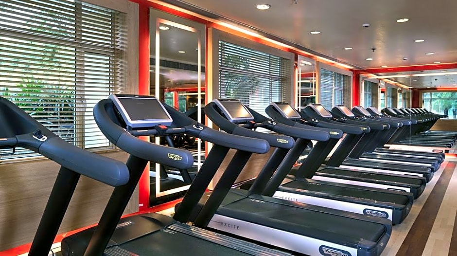 The Palms Town and Country Club