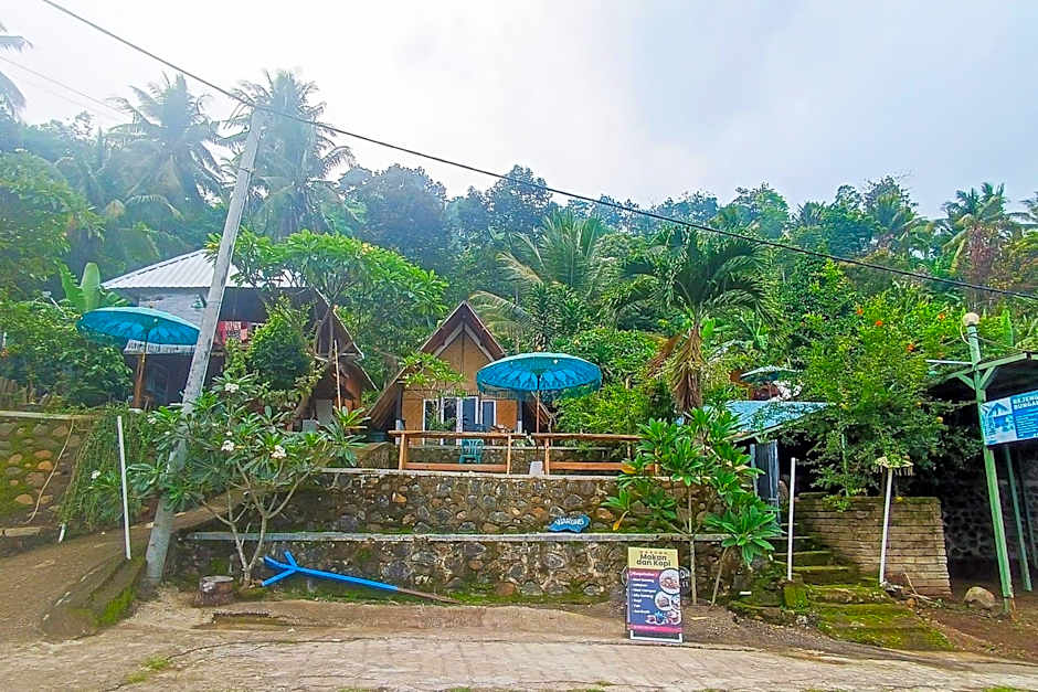 Rejeng Bungalow Near Gangga Waterfall Lombok