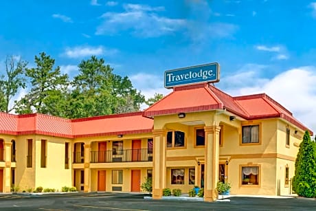 Travelodge by Wyndham Forest Park Atlanta South