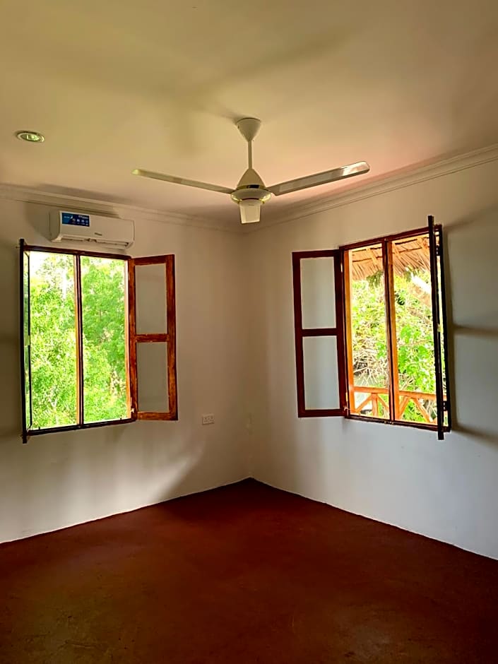 Menai Bay Beach Bungalows