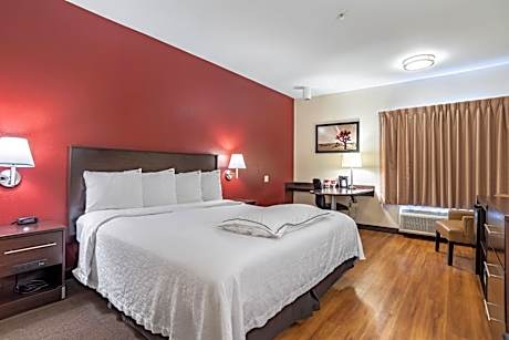 Premium King Room Smoke Free (Upgraded Bedding and Snack Box)