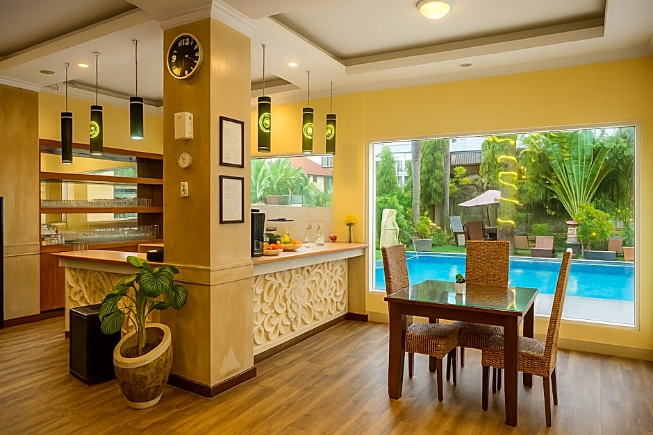 Puri Saron Denpasar Hotel