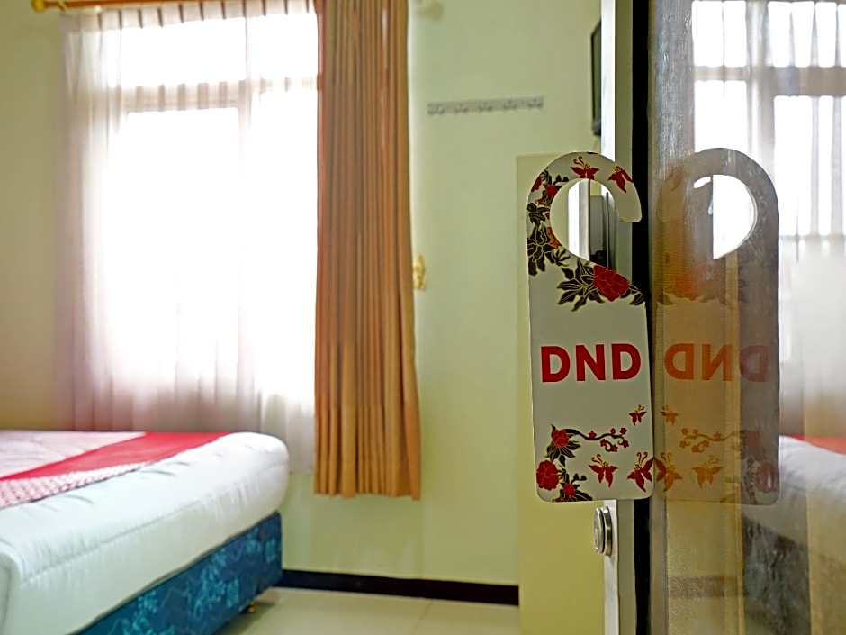 OYO 90836 Bartu Guesthouse