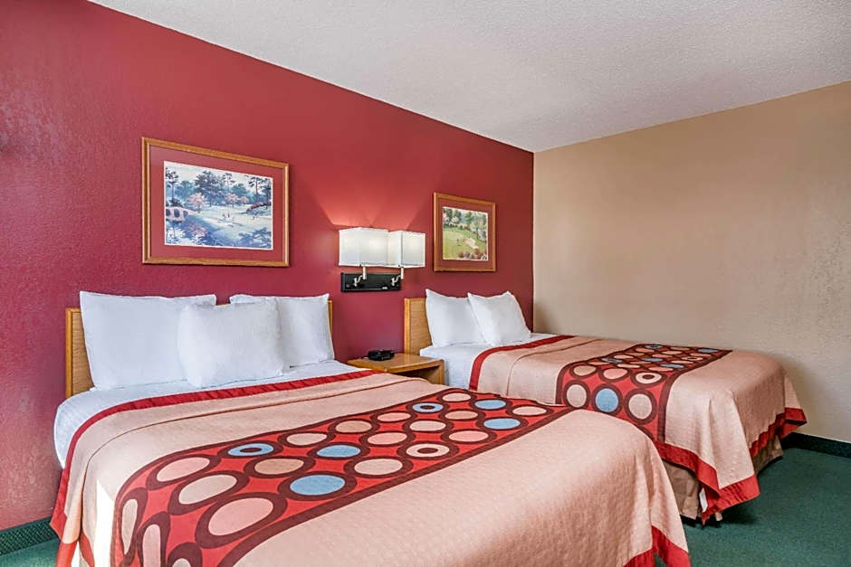 Super 8 by Wyndham Baxter/Brainerd Area