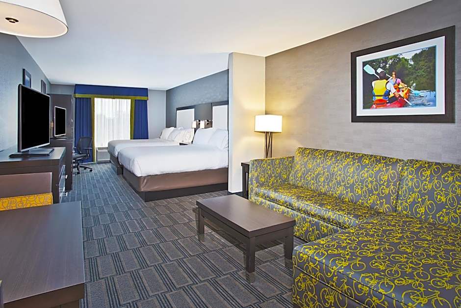 Photo 1 of 2 of Executive 2 Queen Beds