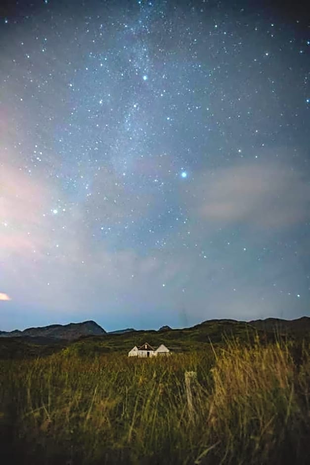 Garrison Farm with Hot Tub