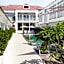 White Boutique Hotel and Restaurant
