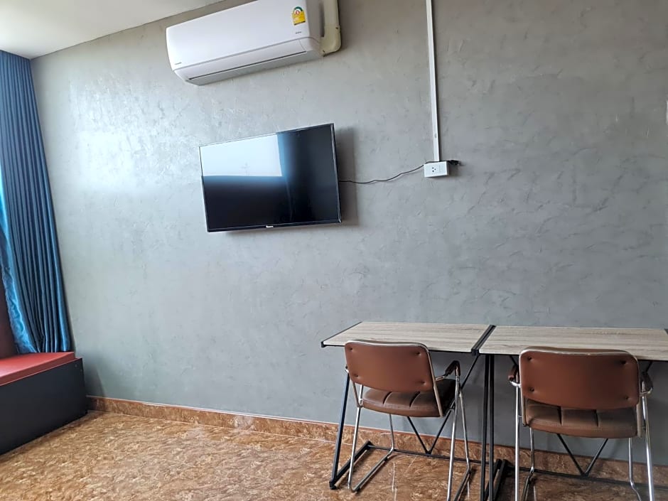 The Greenergy - NO LIFT - Book 48 hrs ahead - 4th floor