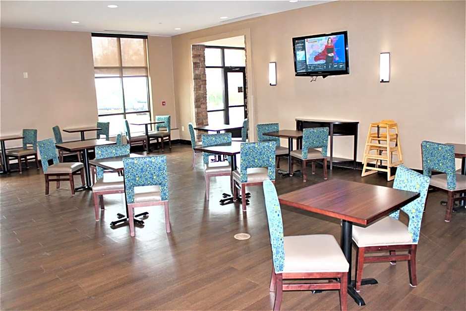 Comfort Suites Huntersville near Lake Norman