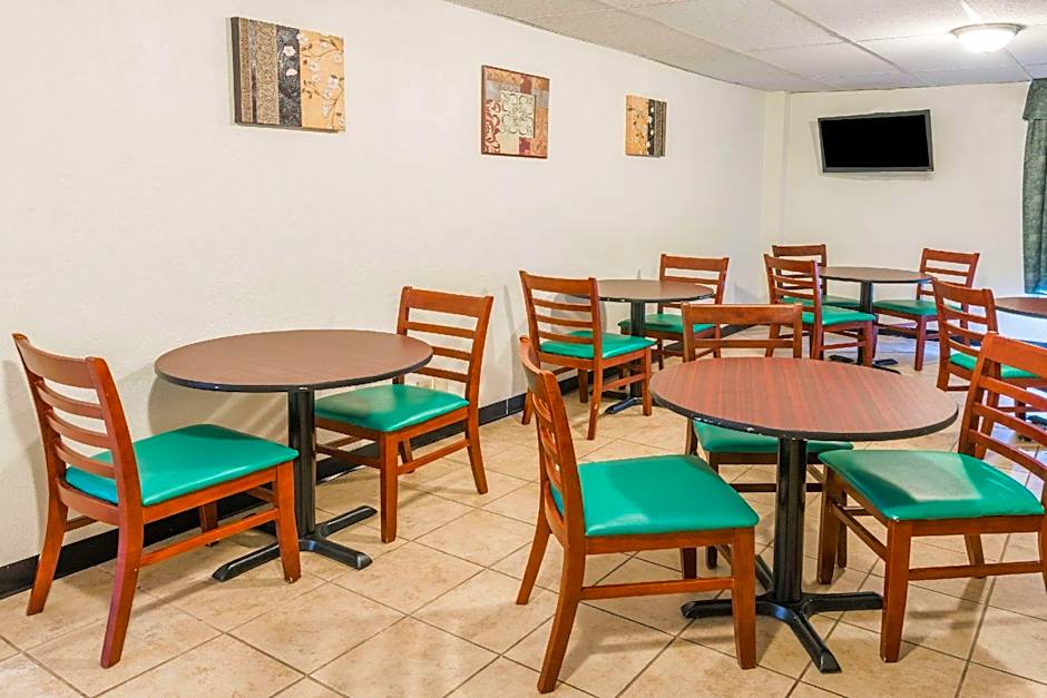 Super 8 by Wyndham Columbus – Columbus, OH