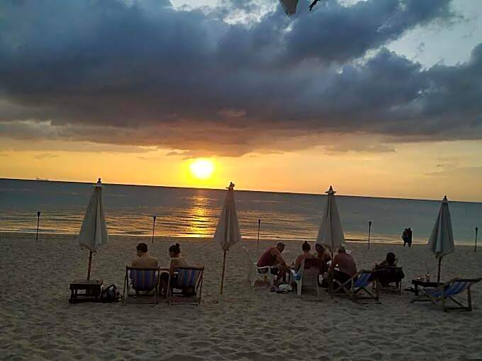 lanta white sand beach guesthouse