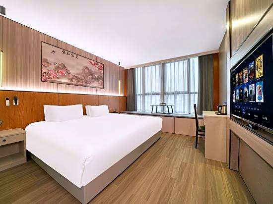 Four Seasons Green Teng Hotel (Outlets Airport Branch)