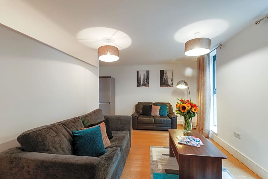 Base Serviced Apartments - Cumberland Street