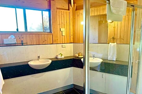1 BEDROOM, PLUS, CHALET