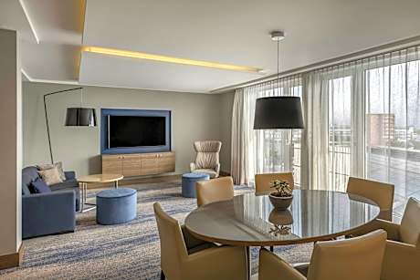 Presidential Suite, 1 Bedroom Suite, 1 King, Sofa Bed, Design Center View, High Floor