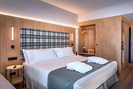 Two Connecting Double Rooms