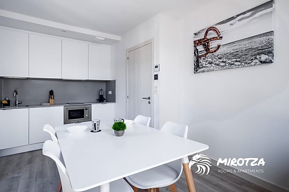 MIROTZA ROOMS AND APARTMENTS