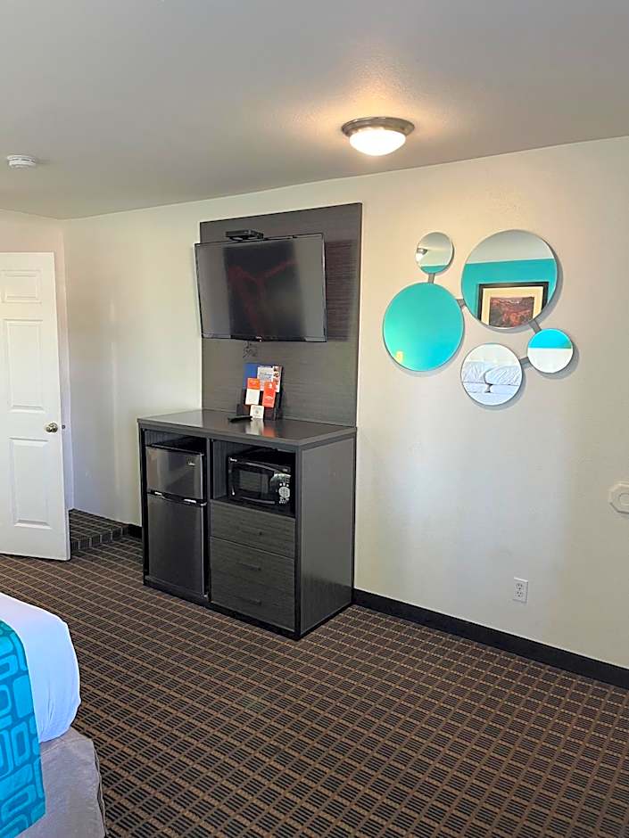 Howard Johnson Hotel & Suites by Wyndham St. George