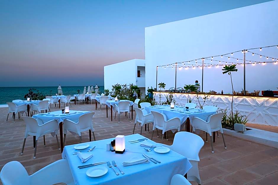 Nungwi Dreams by Mantis