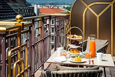 King Penthouse Executive Room - Lounge Access