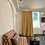 Hotel Atulyaa Taj
