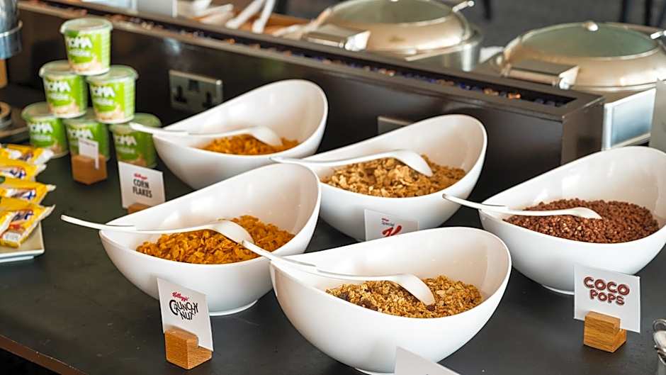 Holiday Inn Express Leigh - Sports Village By IHG