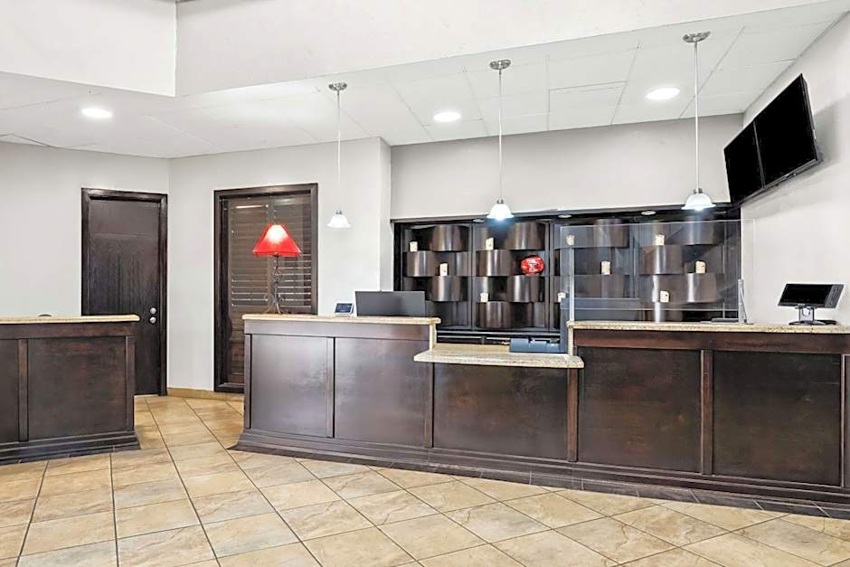 SureStay Plus Hotel by Best Western Lubbock Medical Center