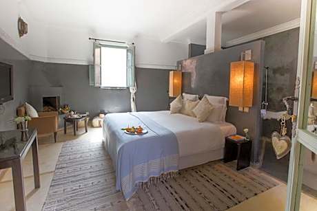 Aya Douairia Senior Suite Beldi Side