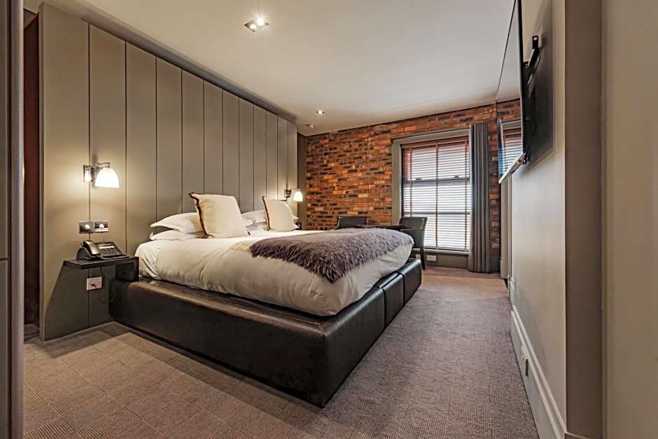 Photo 1 of 10 of Signature Suite