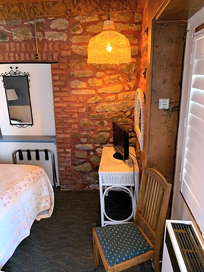 Sugarloaf Mountain Motel