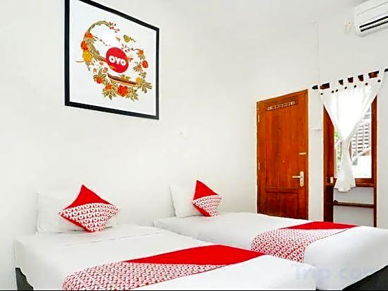 OYO 422 Achterhuis Residence