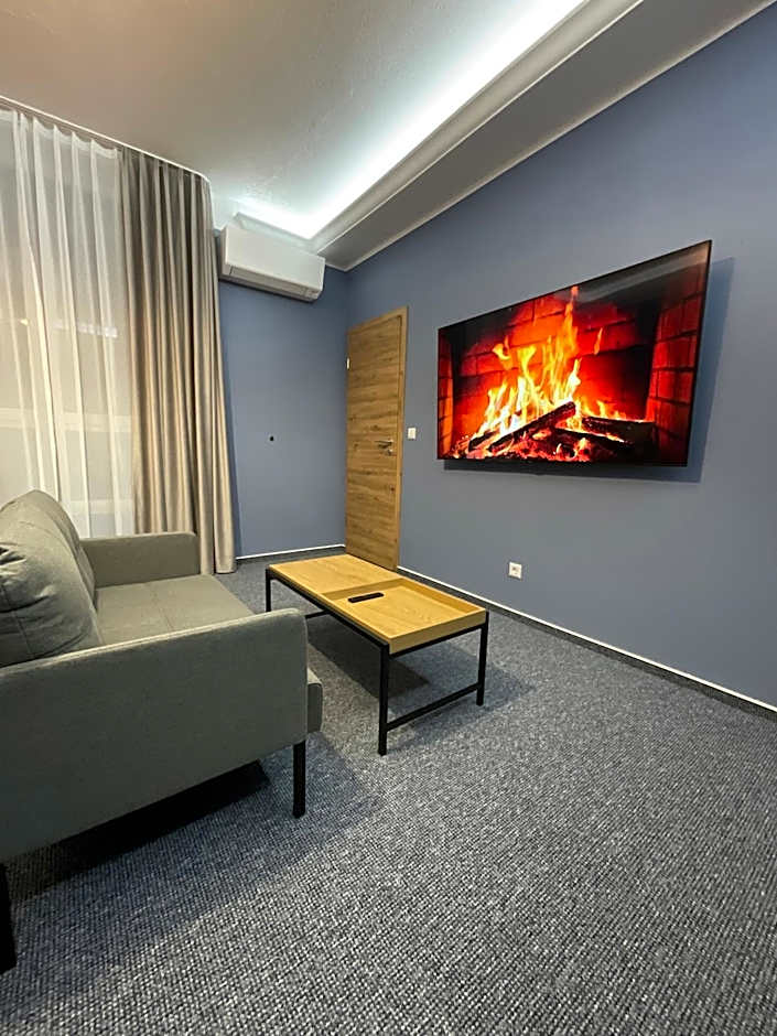 Hotel Residenz Luxury - Outletcity - Parken - Klima - 24h Check-In