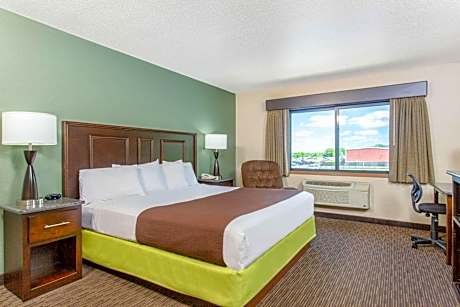 One-Bedroom Superior King Suite - Non-Smoking