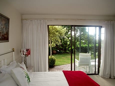 Downstairs Queen Room