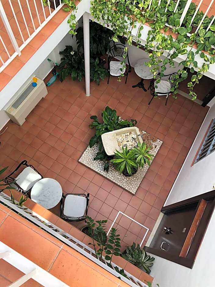 I AM La Posada Hotel and Apartment