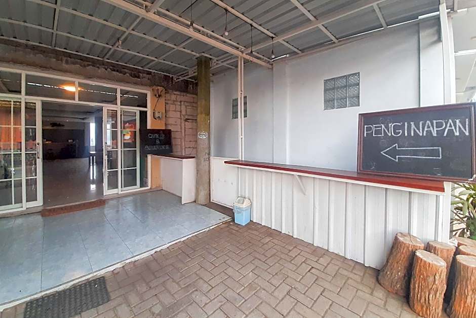 Delvia Bromo Homestay Mitra RedDoorz