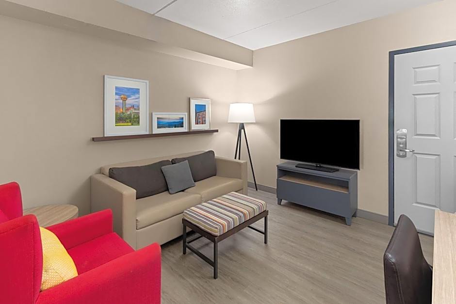 La Quinta Inn & Suites by Wyndam Knoxville West