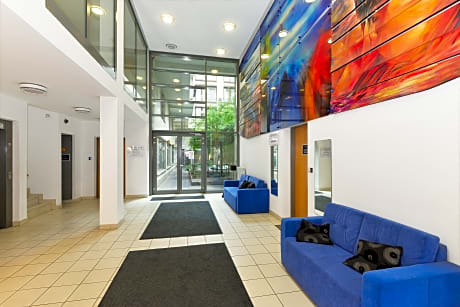 Quality Point Apartments 0-24 reception