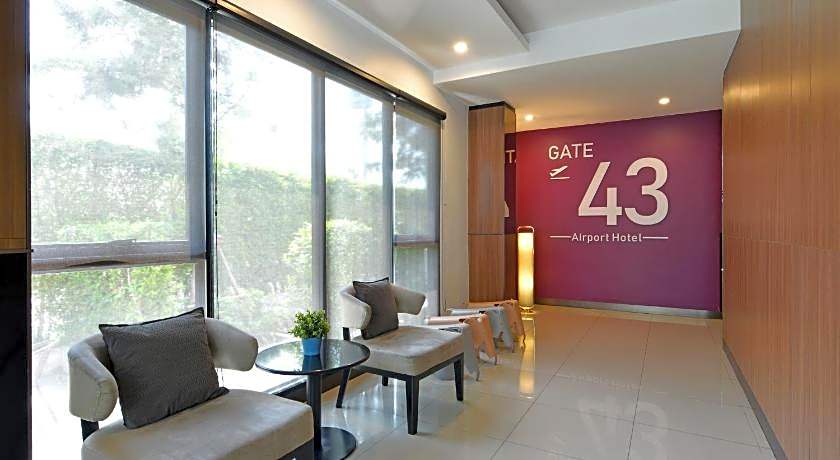 Gate43 Airport Hotel