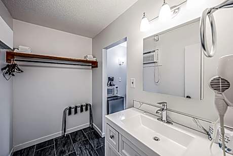 Standard Queen Room with Two Queen Beds