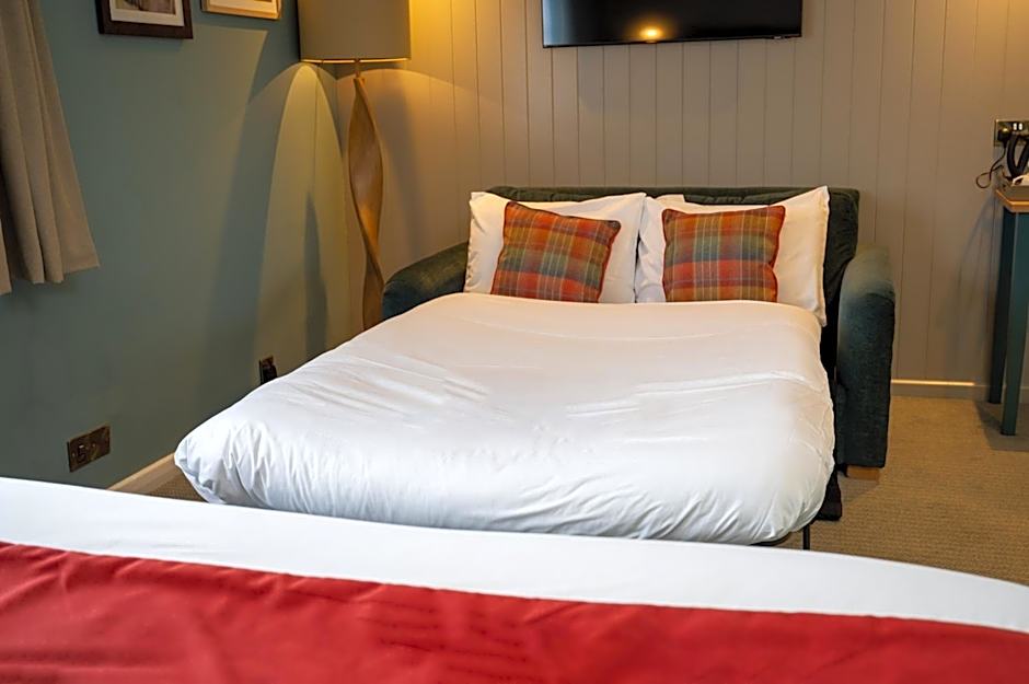 Berkshire Arms by Chef & Brewer Collection