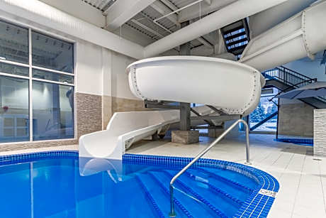 Canmore Inn & Suites